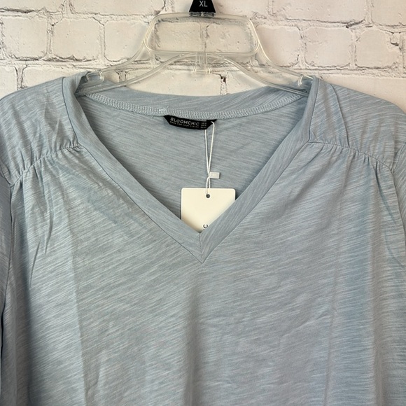 BloomChic Blue Heather Ruffle Sleeve V Neck T-Shirt Size Large - Picture 4 of 6